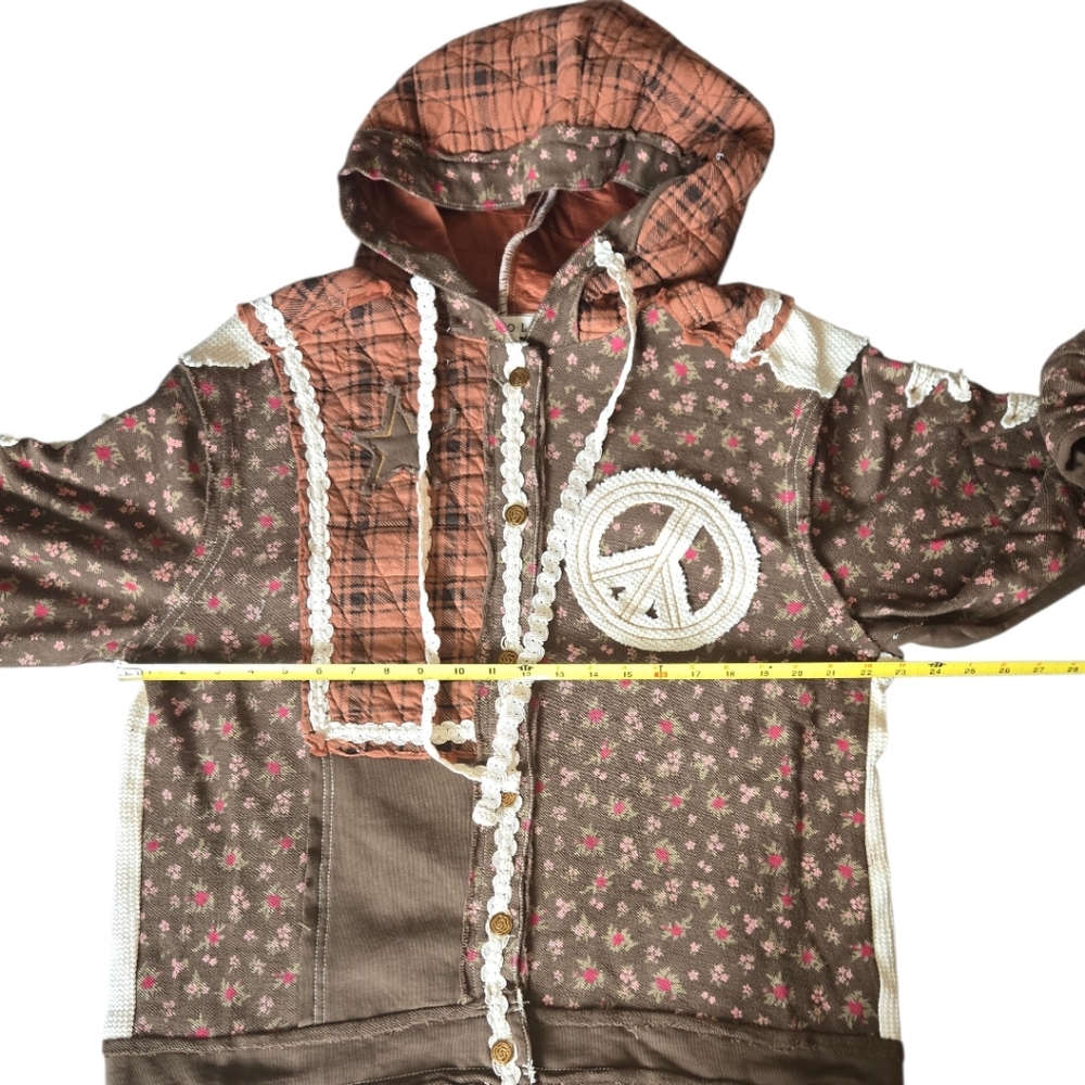 Brown Patchwork Jacket with Star Accents - image 5